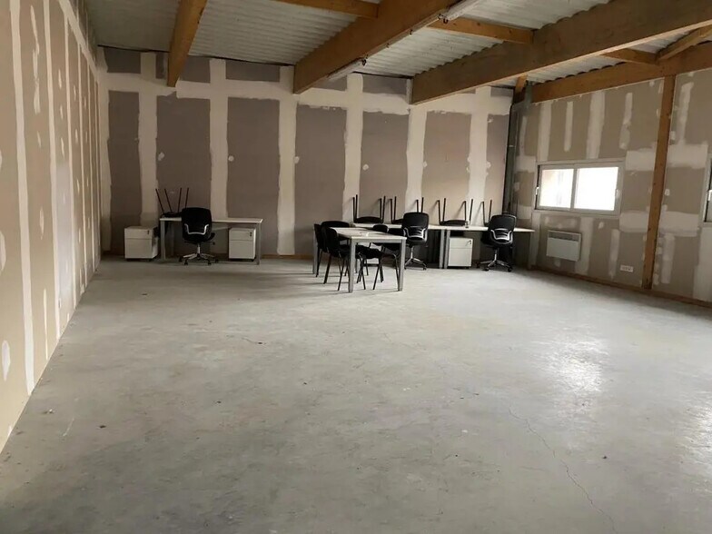 Office in Gazeran for sale - Interior Photo - Image 3 of 5