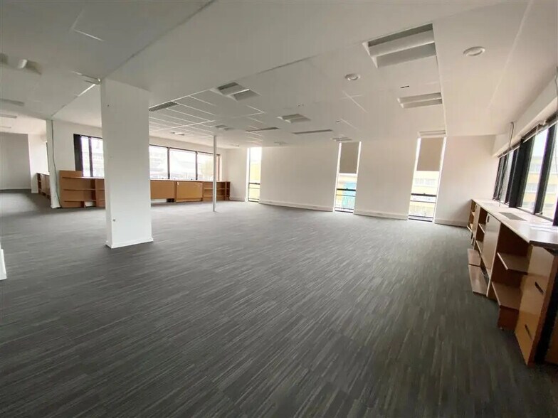 Office in Ivry-sur-Seine for lease - Building Photo - Image 1 of 9