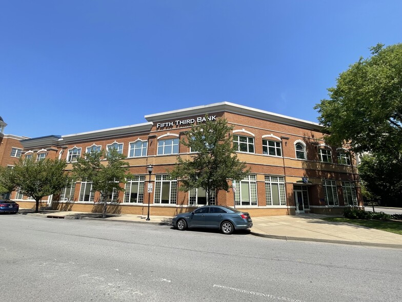 2216 Abbott Martin Rd, Nashville, TN for lease - Primary Photo - Image 1 of 11