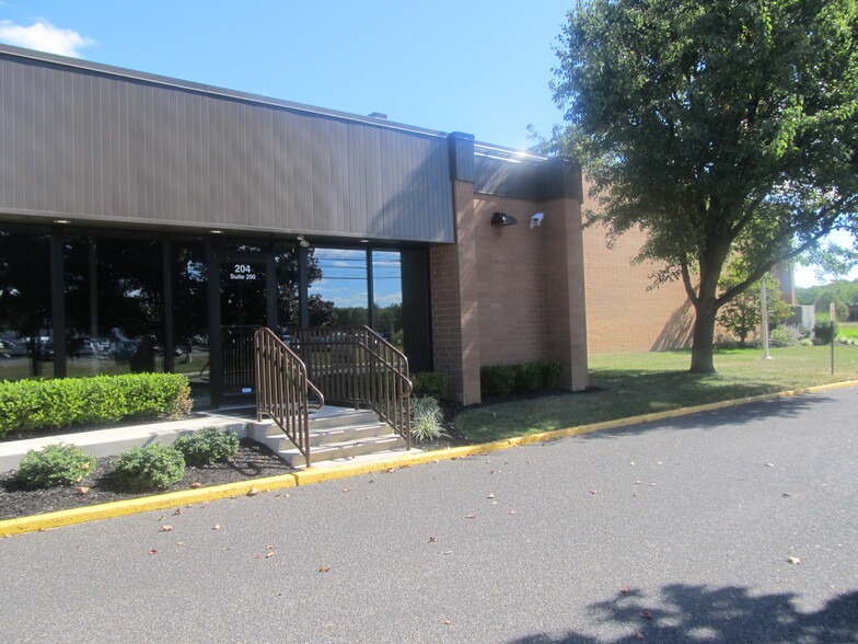 204 E Park Dr, Mount Laurel, NJ for lease - Building Photo - Image 2 of 3