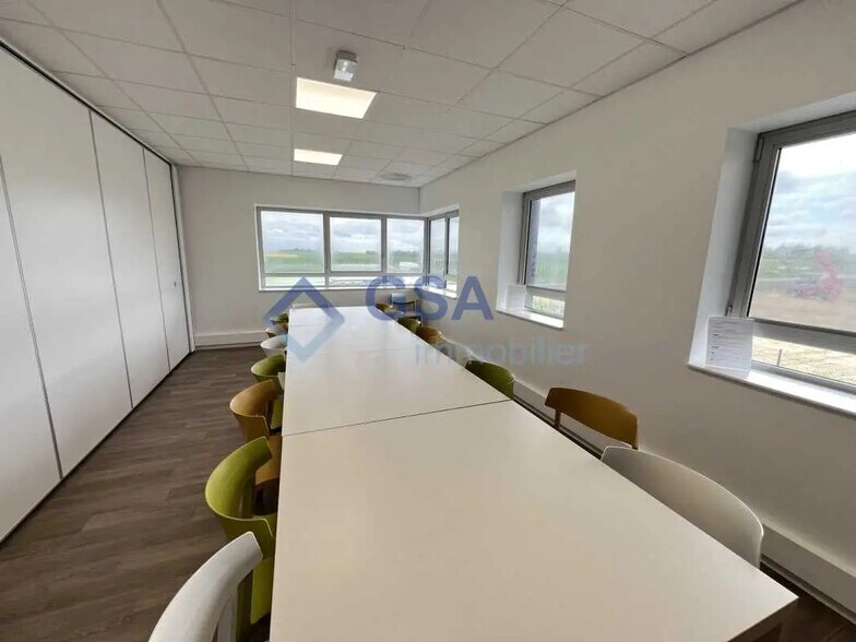 Office in Milly-la-Forêt for sale - Building Photo - Image 3 of 8