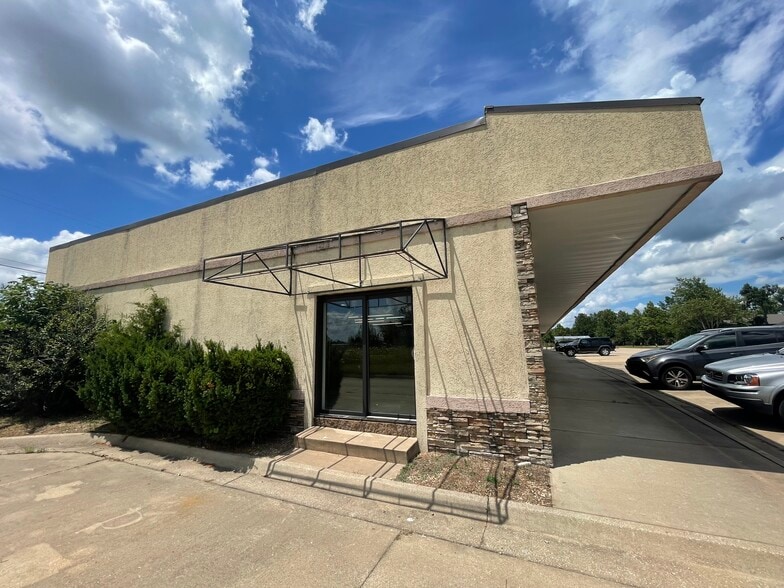306-308 N 24th St, Rogers, AR for lease - Building Photo - Image 3 of 9