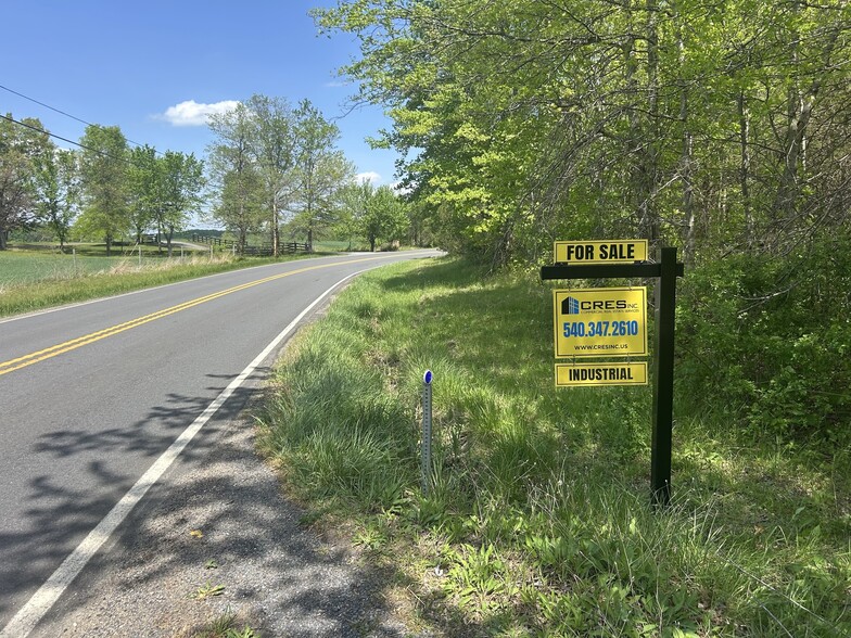 8089 E Main St, Marshall, VA for sale - Primary Photo - Image 1 of 4