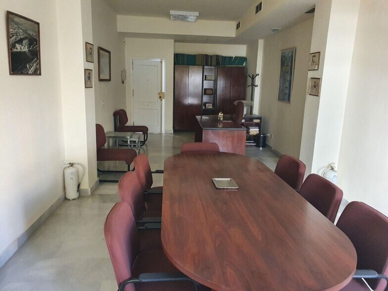 Office in SEVILLA for lease - Building Photo - Image 3 of 11