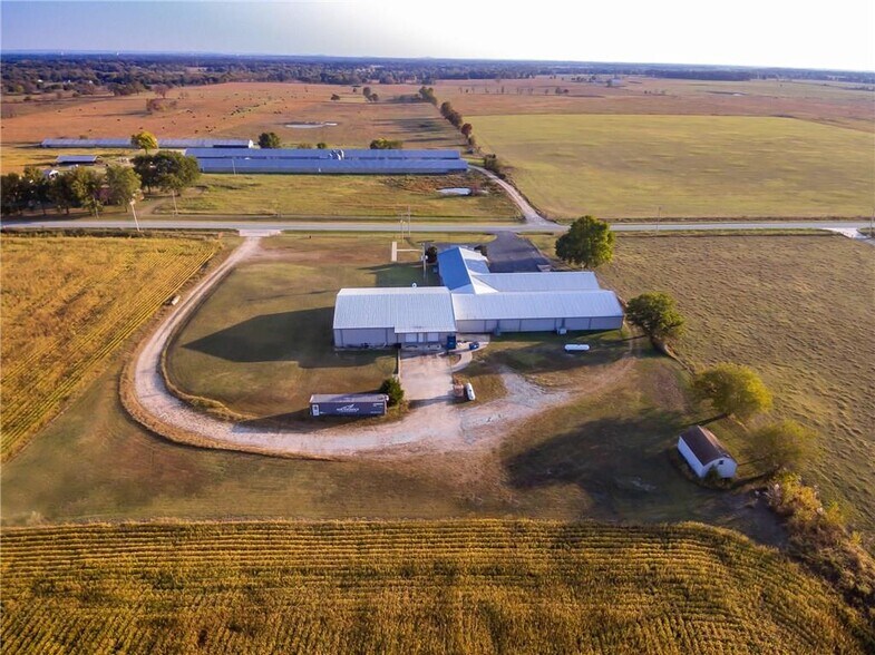 23830 W Highway 12, Gentry, AR for sale - Primary Photo - Image 1 of 1