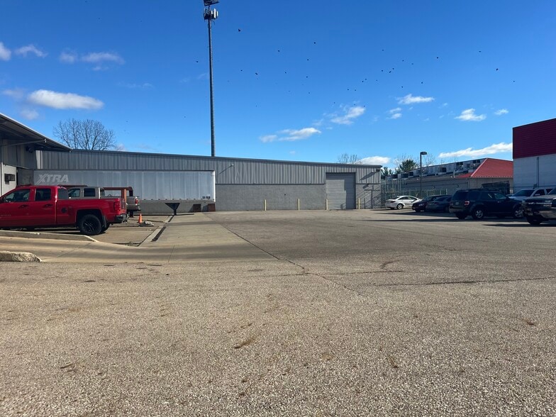 4001 Pearl Rd, Medina, OH for lease - Building Photo - Image 2 of 4