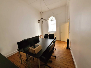47 Rue De Laborde, Paris for lease Interior Photo- Image 2 of 4
