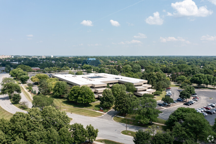 40 Shuman Blvd, Naperville, IL for lease - Aerial - Image 3 of 12