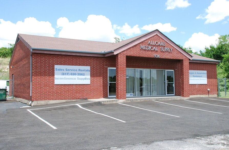 5016 Jacksboro Hwy, Fort Worth, TX for sale - Primary Photo - Image 1 of 17