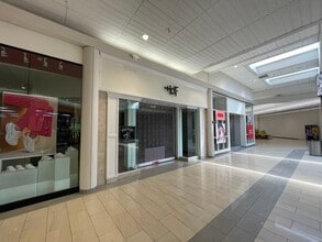 111 E Puainako St, Hilo, HI for lease Building Photo- Image 2 of 4