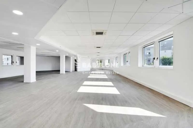 11-13 Rue Salomon De Rothschild, Suresnes for sale - Interior Photo - Image 1 of 13