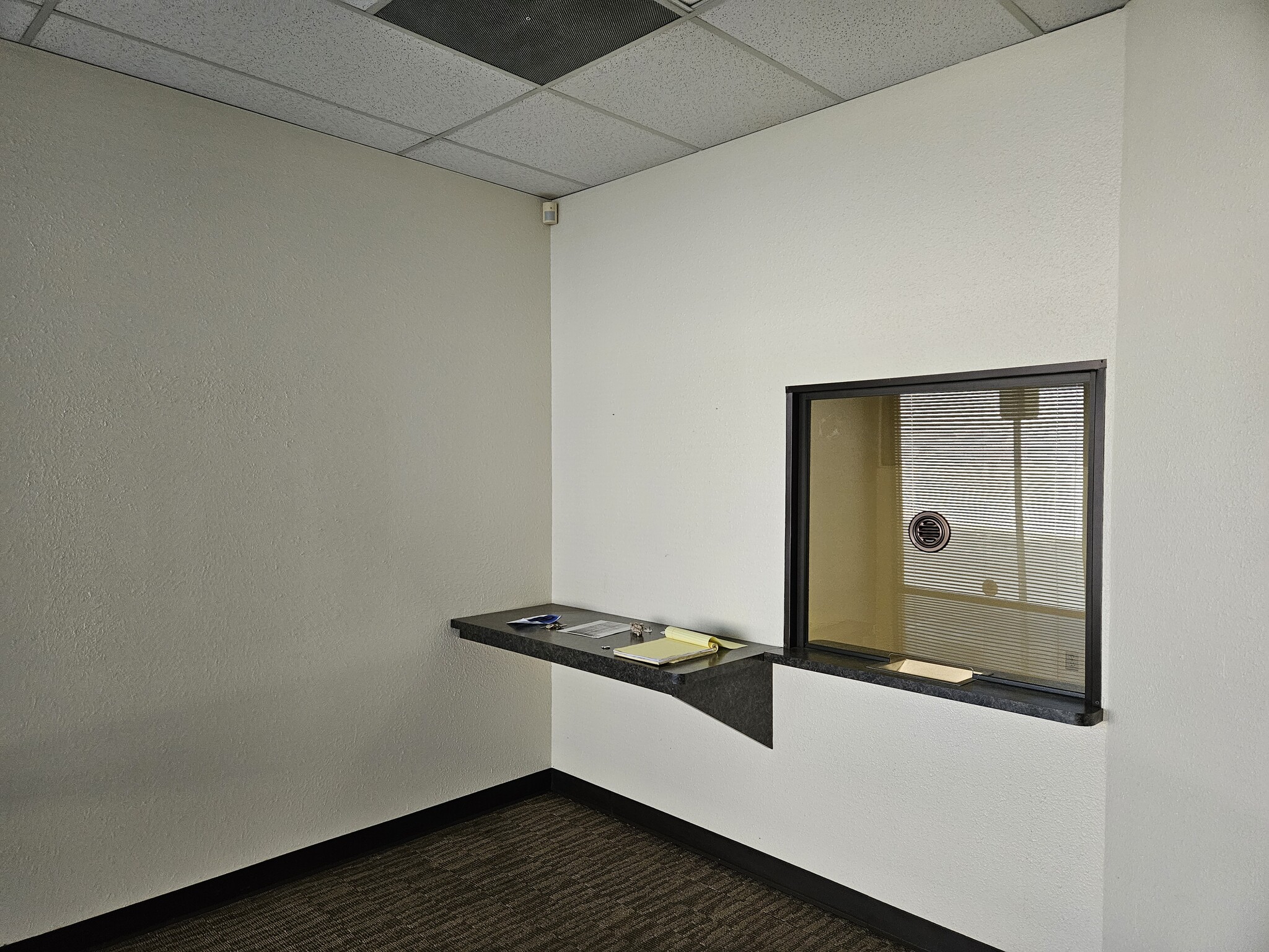 2005 Evergreen Ave, Modesto, CA for lease Interior Photo- Image 1 of 15