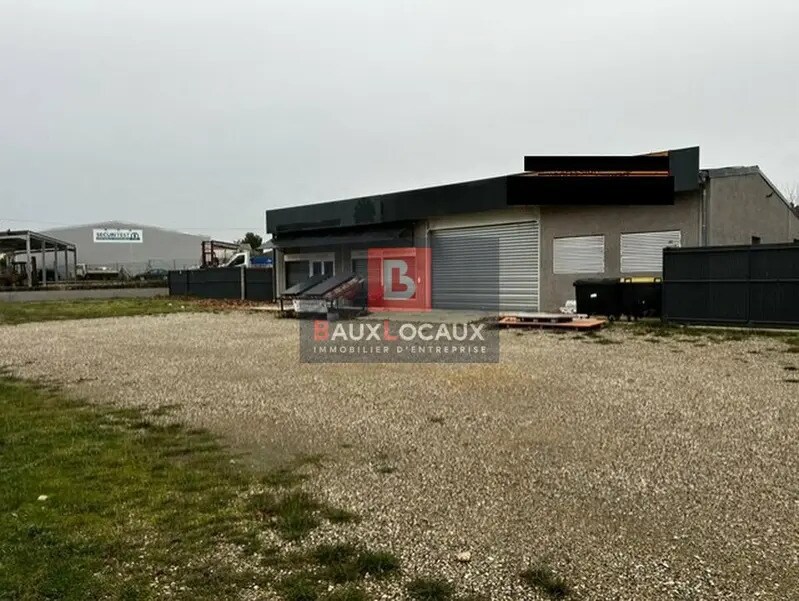 Industrial in Bezouce for lease Building Photo- Image 1 of 8
