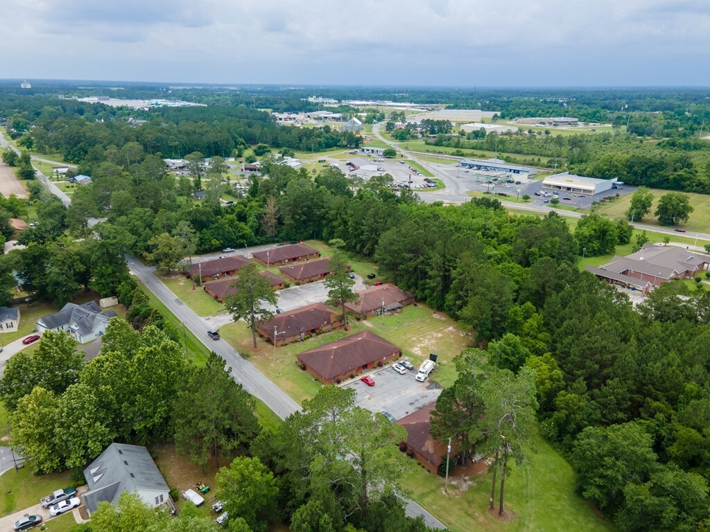 1014 S Gordon Ave, Adel, GA 31620 Magnolia Villas