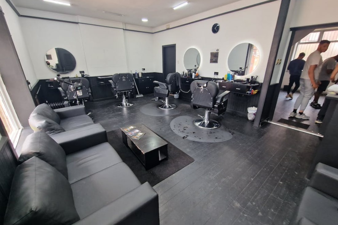 287 Oldham Rd, Oldham for sale Interior Photo- Image 1 of 1