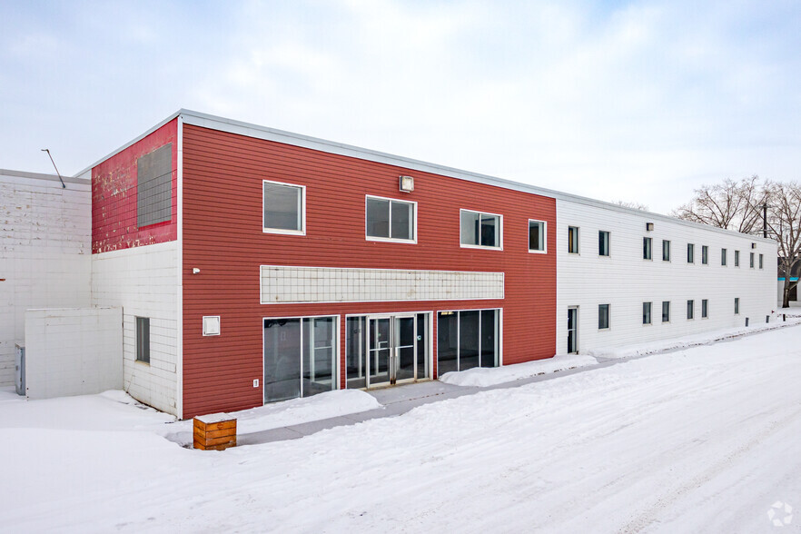 15931 118th Ave NW, Edmonton, AB for lease - Building Photo - Image 2 of 4