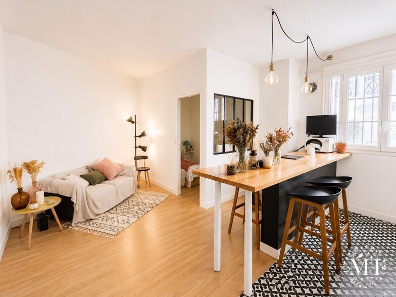 57 Rue Ramey, Paris for sale - Building Photo - Image 1 of 1