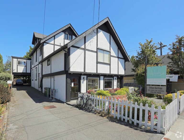 1820 Oak Bay Ave, Victoria, BC V8R 1B9
