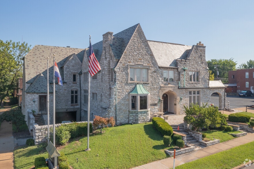 6633 Clayton Rd, Clayton, MO for sale - Building Photo - Image 2 of 10