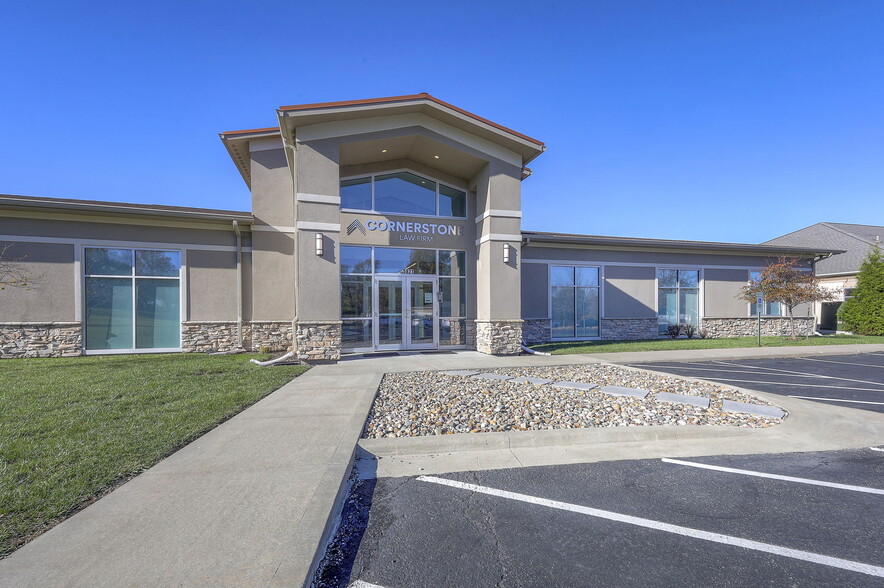 5821 NW 72nd St, Kansas City, MO for lease - Building Photo - Image 1 of 36