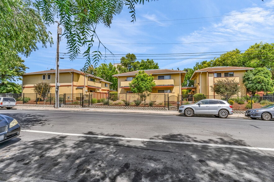 2170-2180 Fremont St, Concord, CA for sale - Building Photo - Image 1 of 41