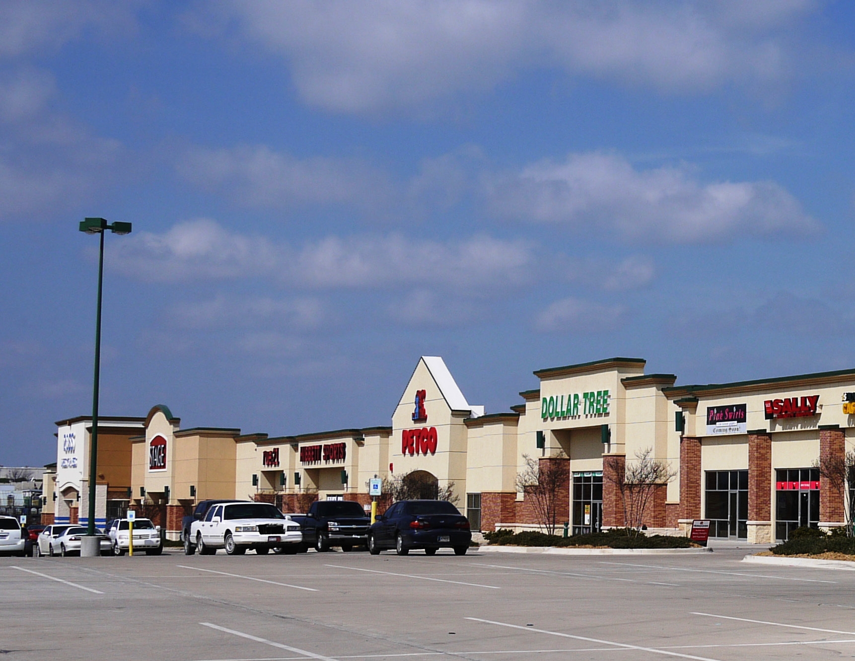 12th Ave NW, Ardmore, OK for lease Building Photo- Image 1 of 4