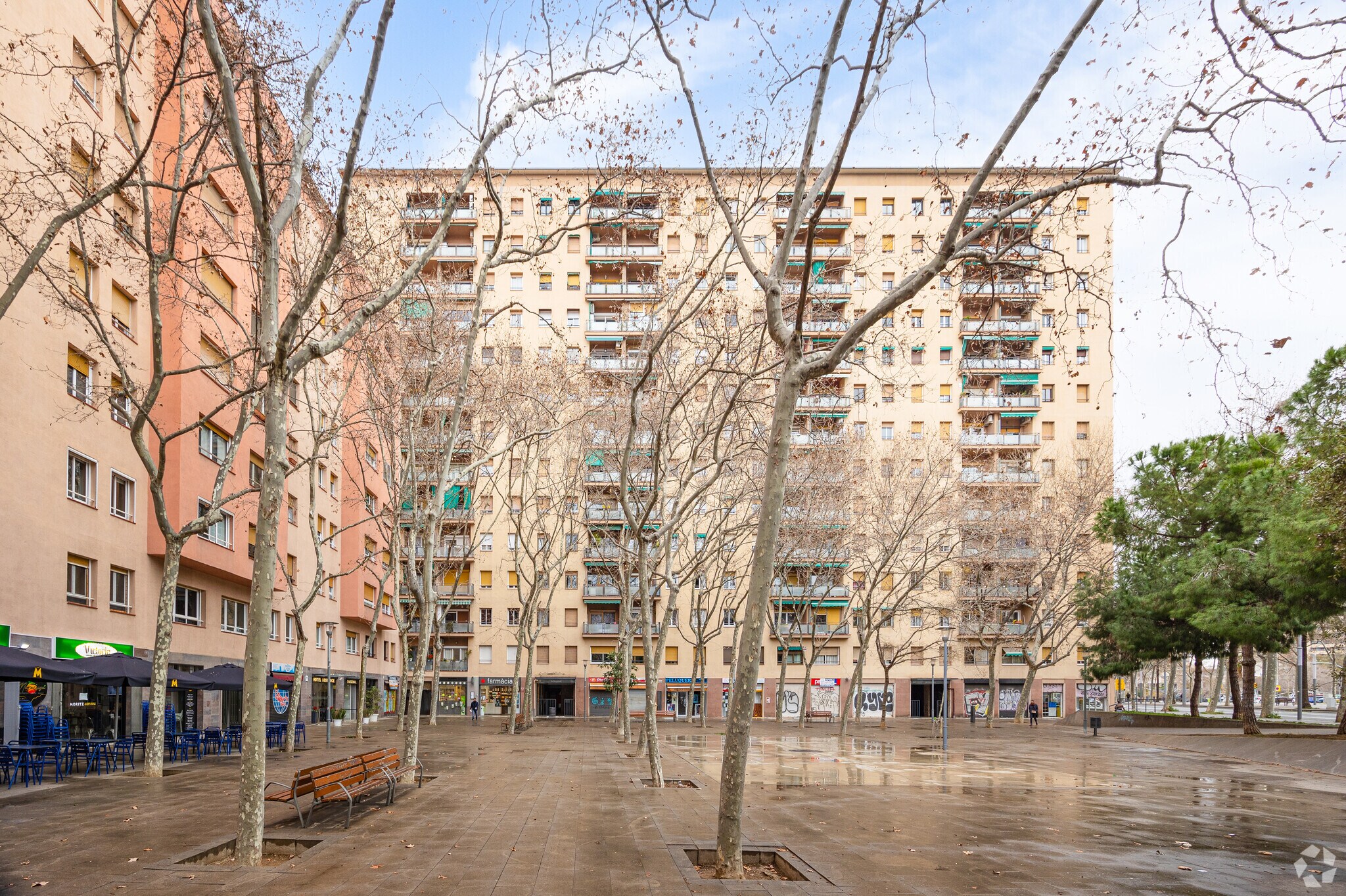 Multifamily in Barcelona, Barcelona for sale Building Photo- Image 1 of 38
