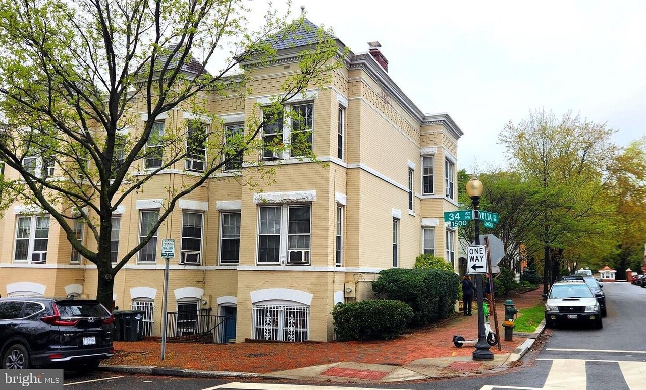 1526 34th St NW, Washington, DC for sale Primary Photo- Image 1 of 1
