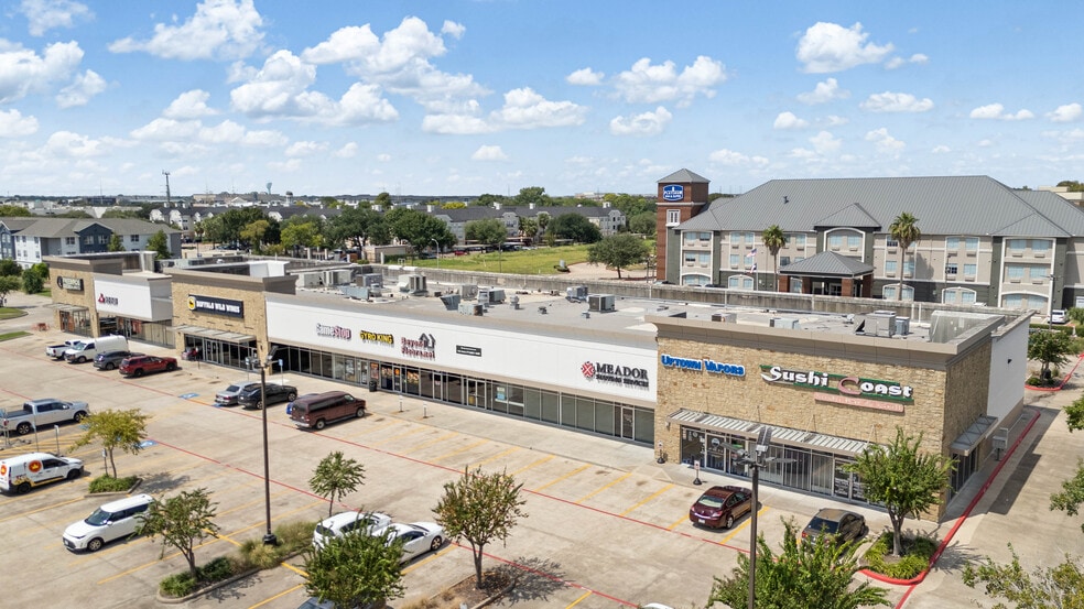 528 W Bay Area Blvd, Webster, TX for lease - Building Photo - Image 3 of 6