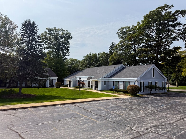 Colony Square portfolio of 3 properties for sale on LoopNet.com - Building Photo - Image 2 of 4