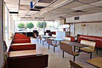 7595 North Loop Dr, El Paso, TX for lease Interior Photo- Image 2 of 9