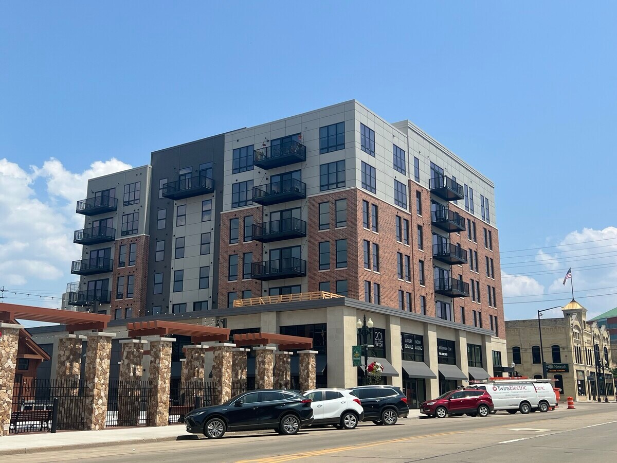 201 W Wisconsin Ave, Neenah, WI 54956