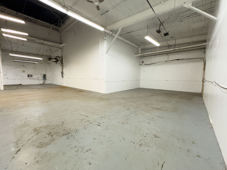 221-227 Sterling Rd, Toronto, ON for lease - Building Photo - Image 3 of 20