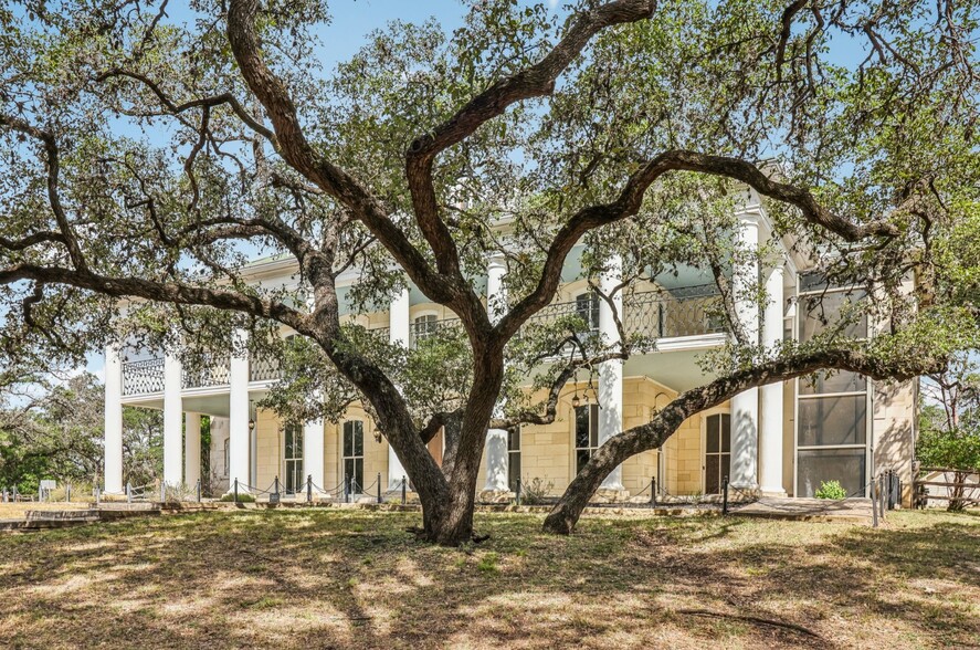 7735 Mocking Bird Ln, San Antonio, TX for sale - Building Photo - Image 3 of 121