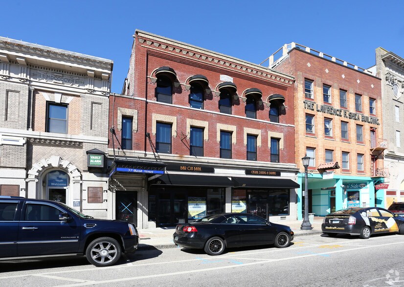 53-57 Bank St, New London, CT for sale - Primary Photo - Image 1 of 1