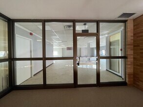 511 Ashmun St, Sault Sainte Marie, MI for lease Interior Photo- Image 1 of 10