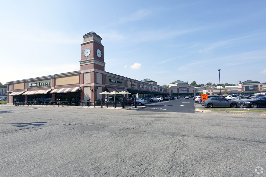 51 Route 17, East Rutherford, NJ for lease - Building Photo - Image 2 of 5