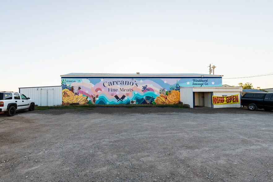 17565 HWY 281, Windthorst, TX 76389