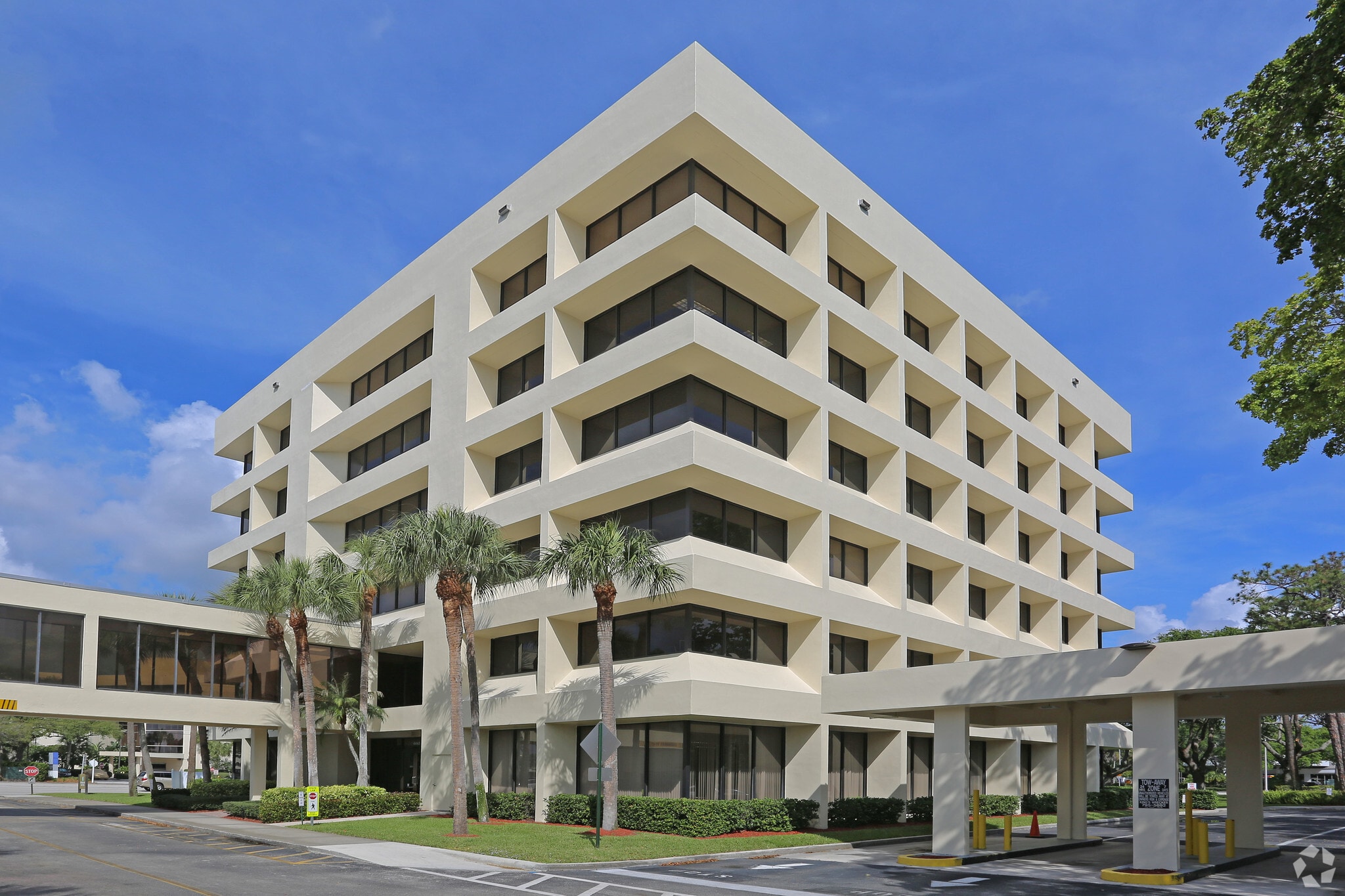4440 PGA Blvd, Palm Beach Gardens, FL for lease Primary Photo- Image 1 of 27