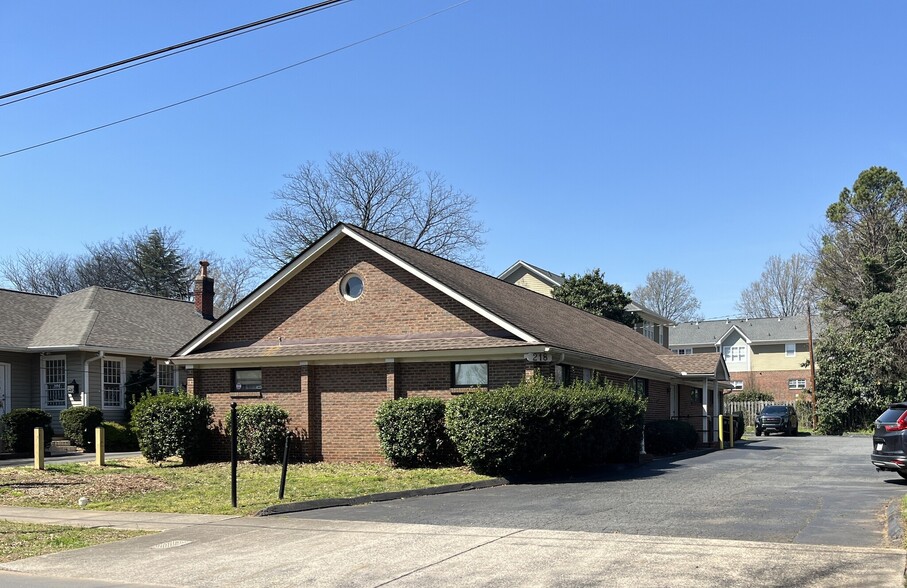 218 Baldwin Ave, Charlotte, NC for lease - Building Photo - Image 1 of 4