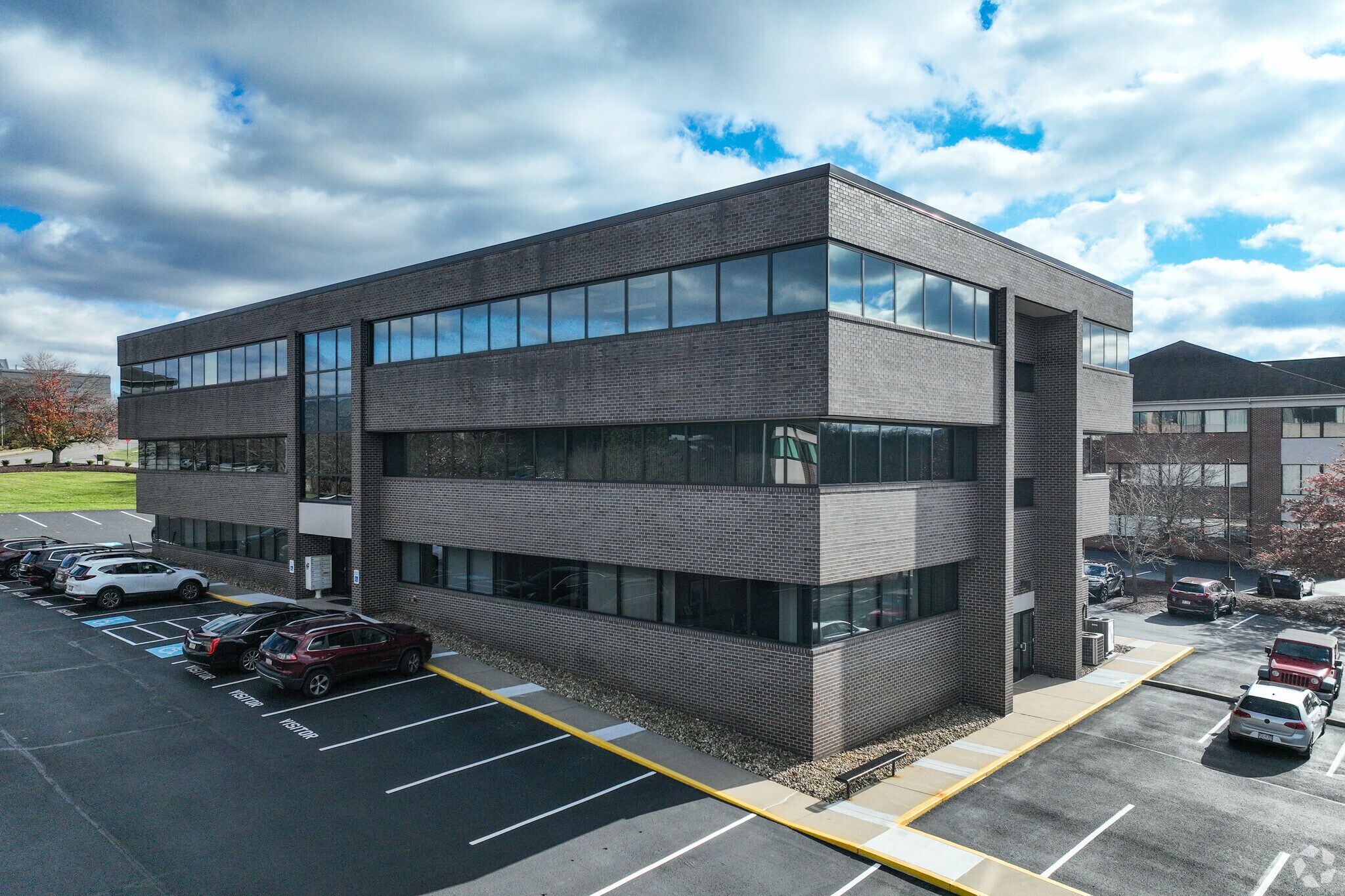 6200 Brooktree Rd, Wexford, PA for lease Building Photo- Image 1 of 12
