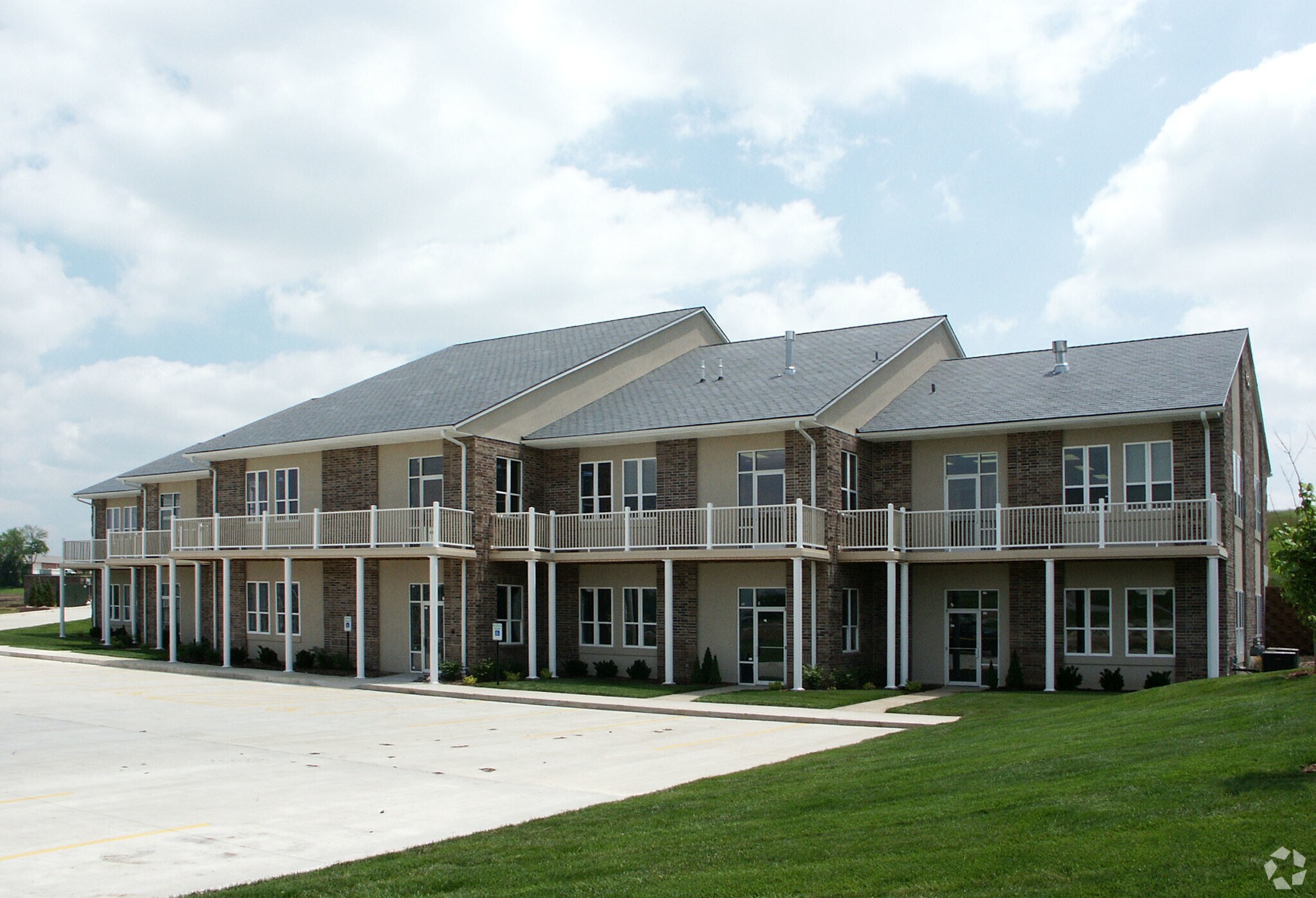 4025 NE Lakewood Way, Lees Summit, MO 64064 Suite 250