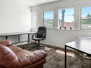 1622 N Gower St, Los Angeles, CA for lease Interior Photo- Image 1 of 4