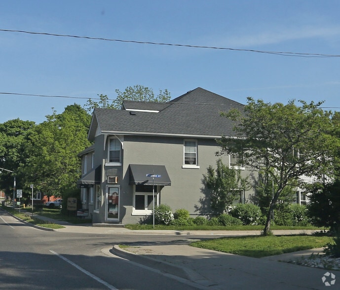 497 Woolwich St, Guelph, ON for lease - Building Photo - Image 2 of 3