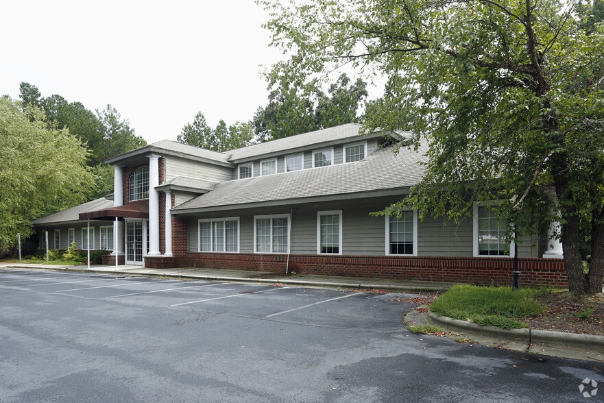 8020 Creedmoor Rd, Raleigh, NC 27613