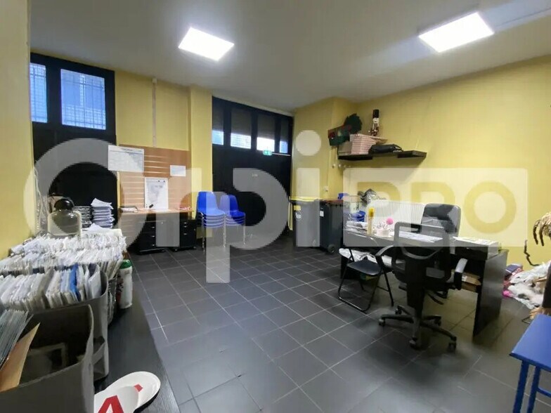 Retail in Le Havre for lease - Building Photo - Image 3 of 4