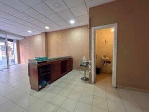 Retail in Cuenca, Cuenca for lease Interior Photo- Image 2 of 10