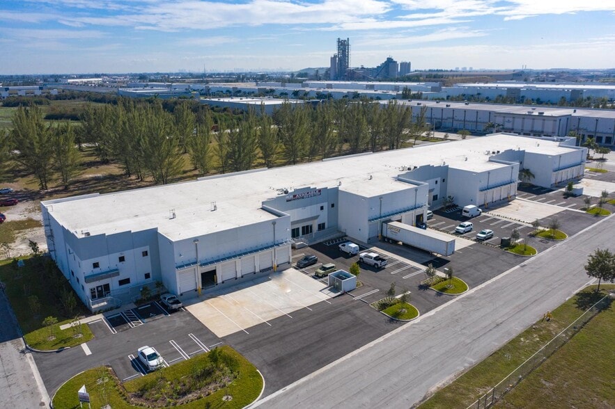 12301 NW 116th Ave, Medley, FL for lease - Building Photo - Image 3 of 25