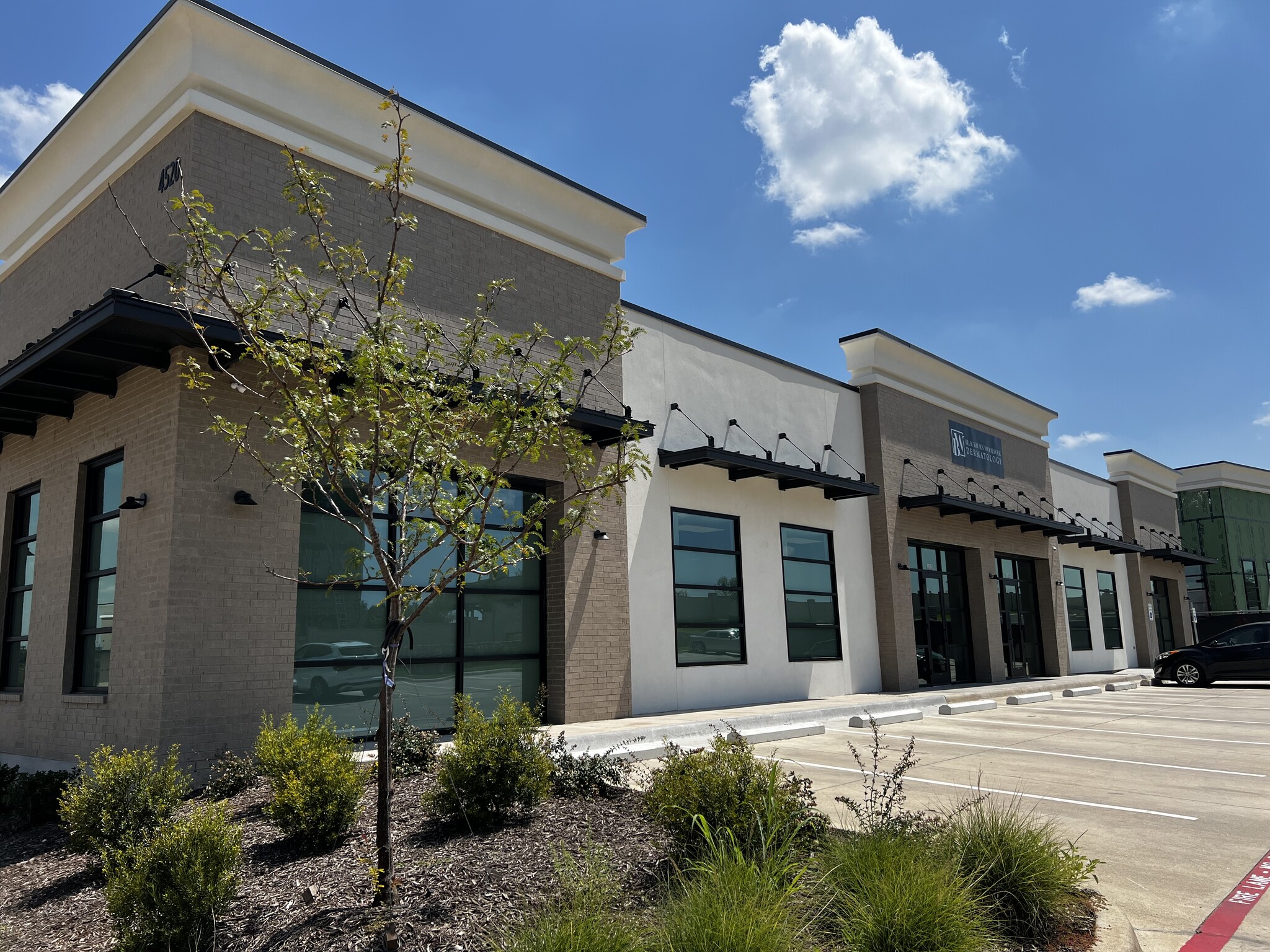 4500 N MacArthur Blvd, Irving, TX for lease Building Photo- Image 1 of 5