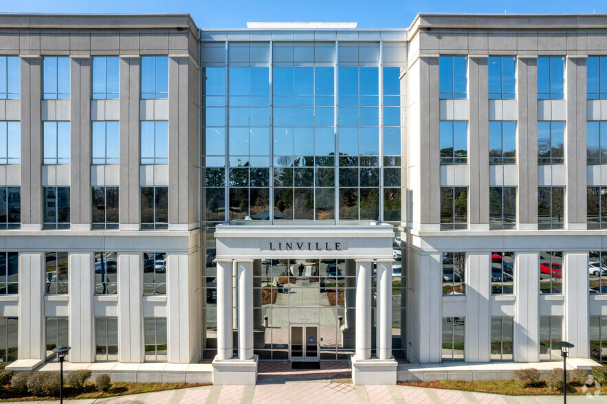 10130 Perimeter Pky, Charlotte, NC for lease - Building Photo - Image 1 of 7